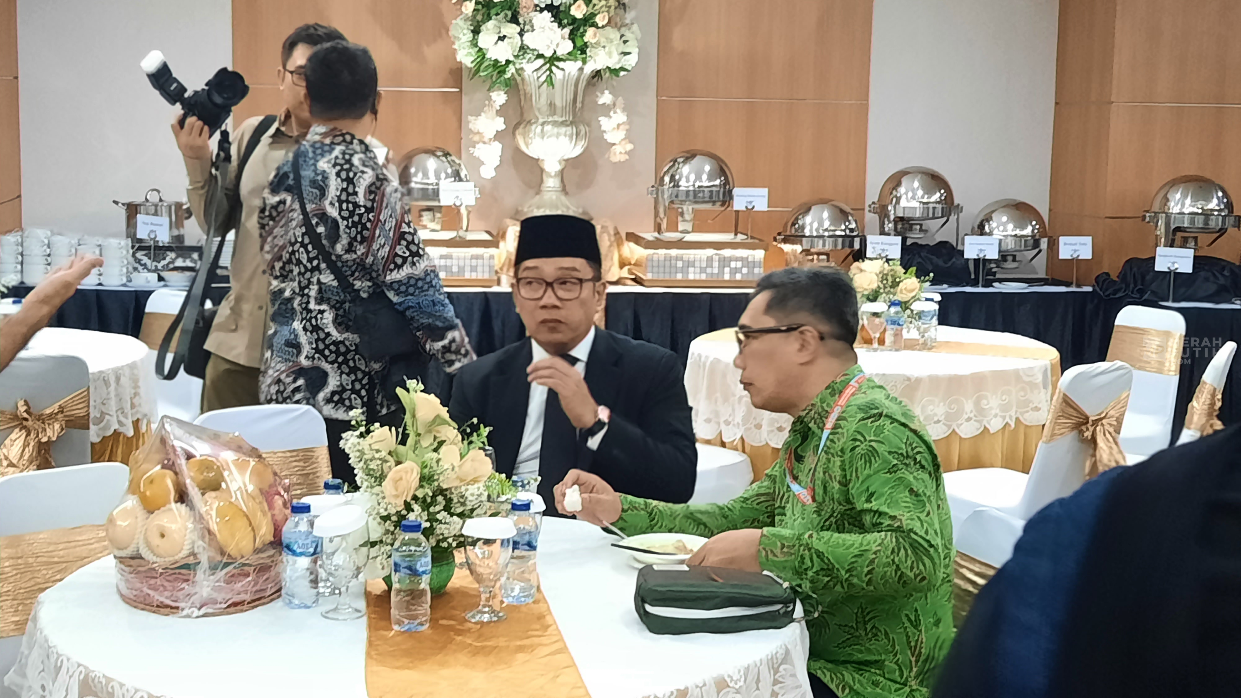 Ridwan Kamil Hadir Pelantikan Pimpinan DPRD DKI Periode 2024-2029