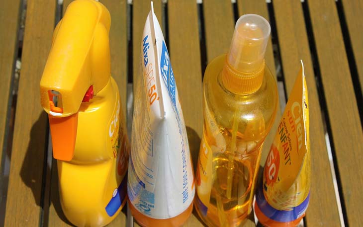 Jangan Salah Bawa saat Traveling, ini Bedanya Sunblock dan Sunscreen
