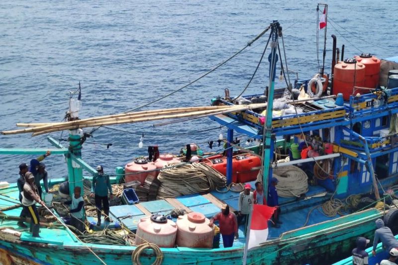 Salah satu kapal ikan yang ditangkap petugas. (Foto: Antara)