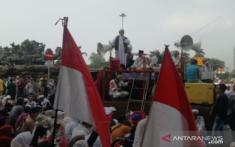Aksi massa 212 di sekitar Patung Kuda, Jakarta Pusat