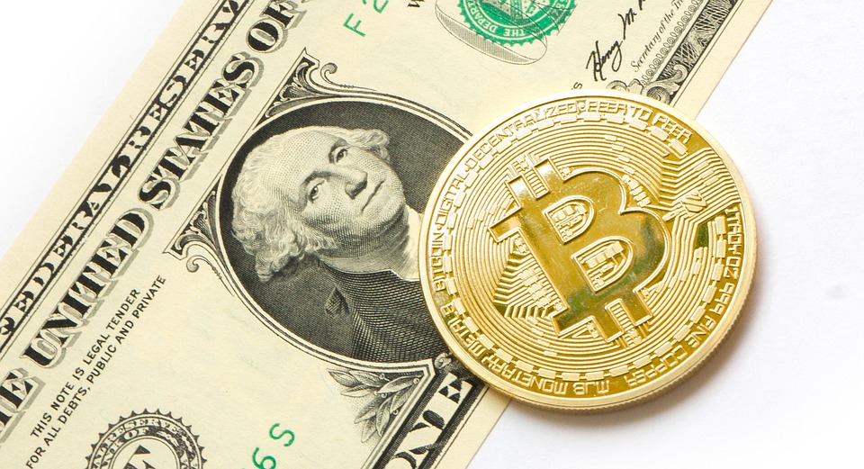 Kamu bisa menginvestasikan uangmu ke bitcoin (Sumber: Pixabay/tombark)