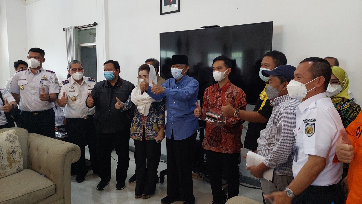 Komisi V DPR RI kunjungan kerja di Stasion Solo Balapan, Kamis (7/4). (MP/Ismail)