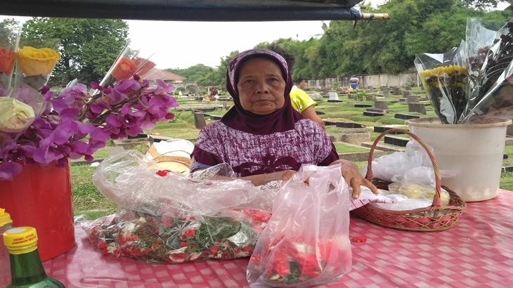 Tradisi Nyekar Jelang Ramadan, Rezeki Bagi Pedagang Kembang