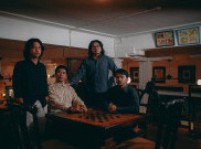 Rumah Tua Rilis Album Debut “Merayakan Hari Akhir”, Merangkai Kisah Kelahiran hingga Perlawanan