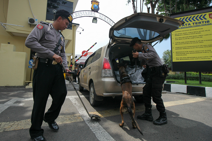Antisipasi Bom, Polrestabes Surabaya Dijaga Ketat