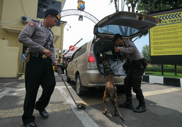 Antisipasi Bom, Polrestabes Surabaya Dijaga Ketat
