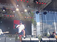 Tampil Buas, Serigala Malam Buka Rock In Solo