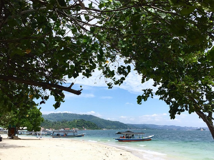 Pantai Mutun. (Foto: instagram.com/arini_fe)