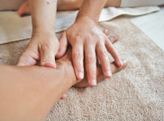 Foreplay Harus Sabar, Lepas Pakaiannya Perlahan