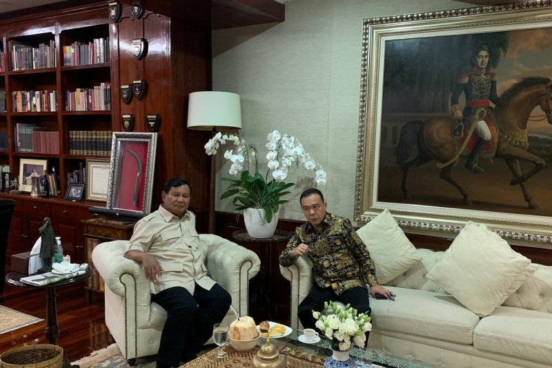 Prabowo di kediamannya di Hambalang