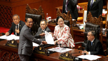 Momen Rapat Paripurna DPR Sahkan RUU KUHAP menjadi Undang-undang