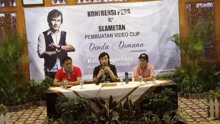 Katon Bagaskara Rilis 'Dinda Dimana' Versi Jawa