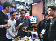 Apa Saja yang Dibeli Presiden Jokowi di Jakarta Sneaker Day?