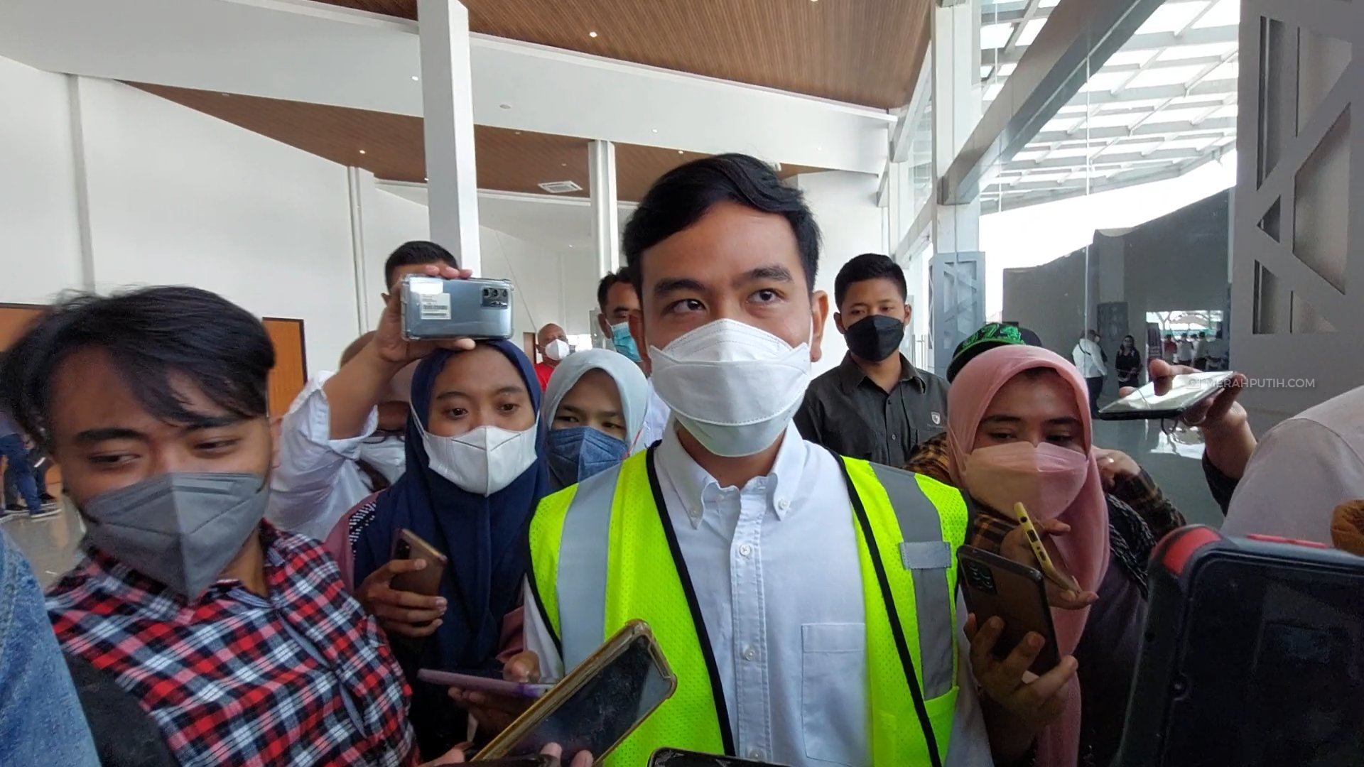 Elektabilitas Paling Tinggi di Pilgub Jateng, Gibran: Kok Udah Mikir Cagub