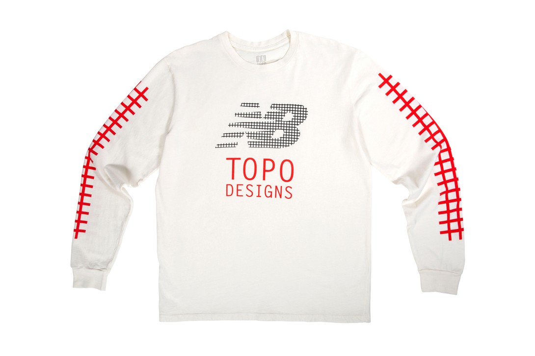 Sweater yang menunjukan logo dari kedua bran (Foto: Topo Designs)
