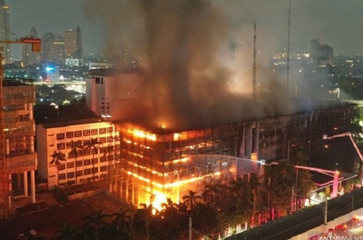 Polisi Diminta Gandeng KPK Usut Kebakaran Gedung Kejaksaan Agung