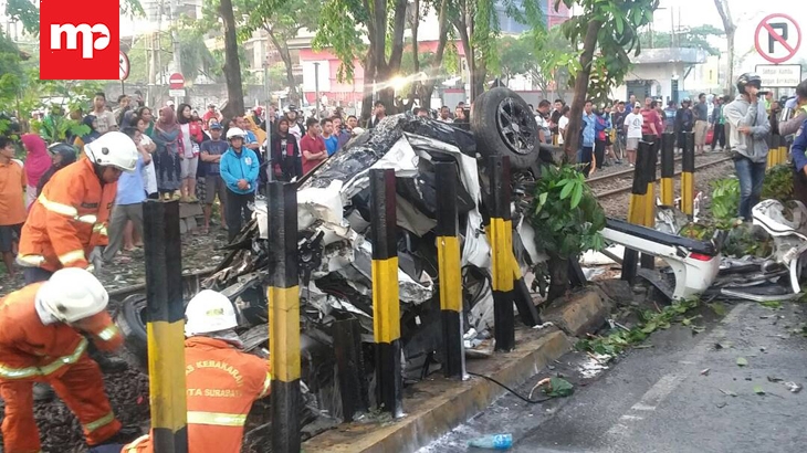 Tertabrak Kereta Api Mutiara, 3 Penumpang Xenia Tewas di Lokasi