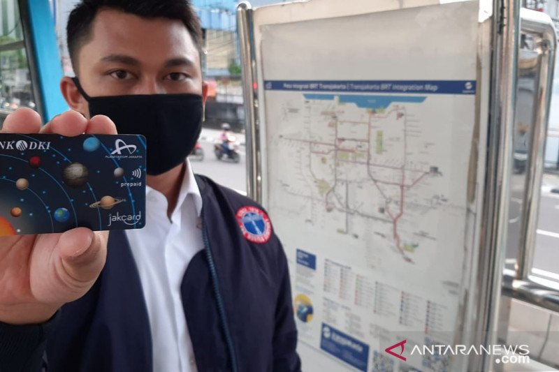 Hindari Kontak Fisik, Masyarakat Diminta Bertransaksi Nontunai di Transportasi Publik