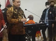 KPK Sita Emas Batangan dan Kendaraan Mewah Lukas Enembe