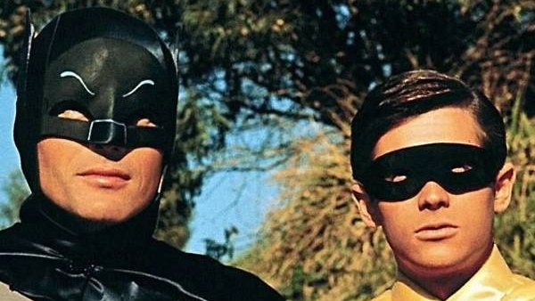 Kostum klasik Batman & Robin Dilelang Seharga 2.8 Miliar