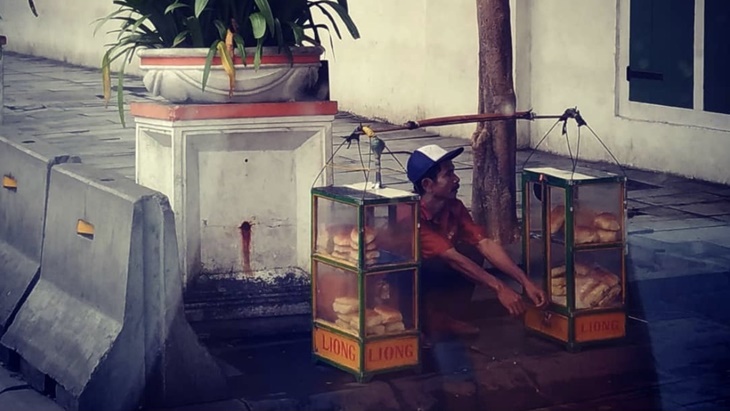 Memikul Nasib Seberat Roti, Ketangguhan Melawan Zaman 