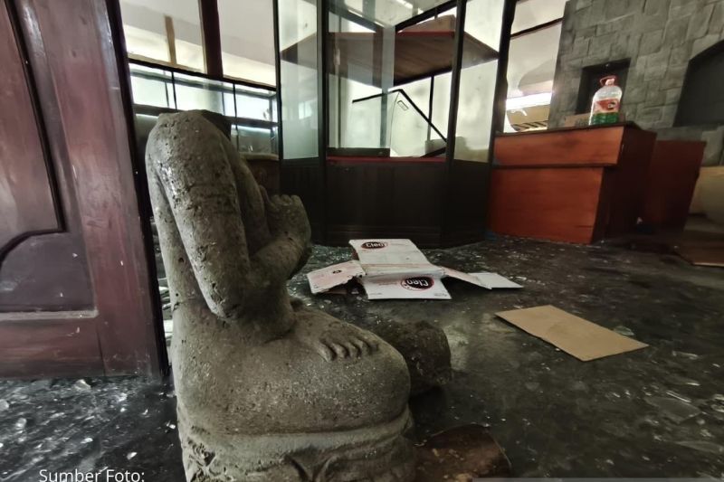 Kerusakan Museum dan Cagar Budaya di Tiga Kota Jadi Kerugian Besar Bagi Bangsa, Fadli Zon Minta Pelaku Kembalikan Koleksi yang Dijarah
