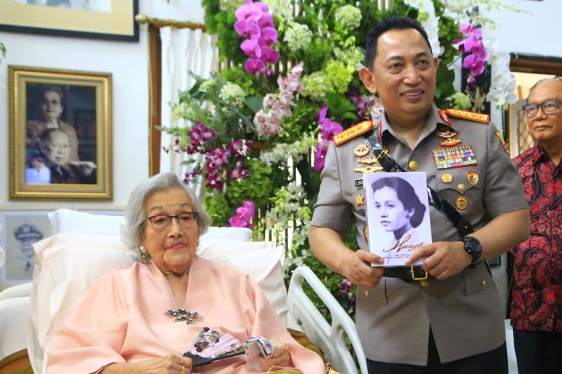 Istri Mantan Kapolri Hoegeng Iman Santoso 'Eyang Meri' Meninggal Dunia pada Usia 100 Tahun