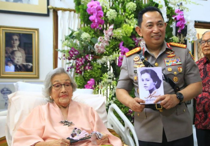 Istri Mantan Kapolri Hoegeng Iman Santoso 'Eyang Meri' Meninggal Dunia pada Usia 100 Tahun