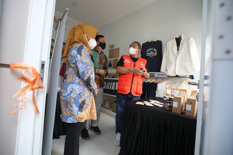 Pulihkan Ekonomi, Apotek di Bandung Diminta Sediakan Ruang Promosi Bagi UMKM