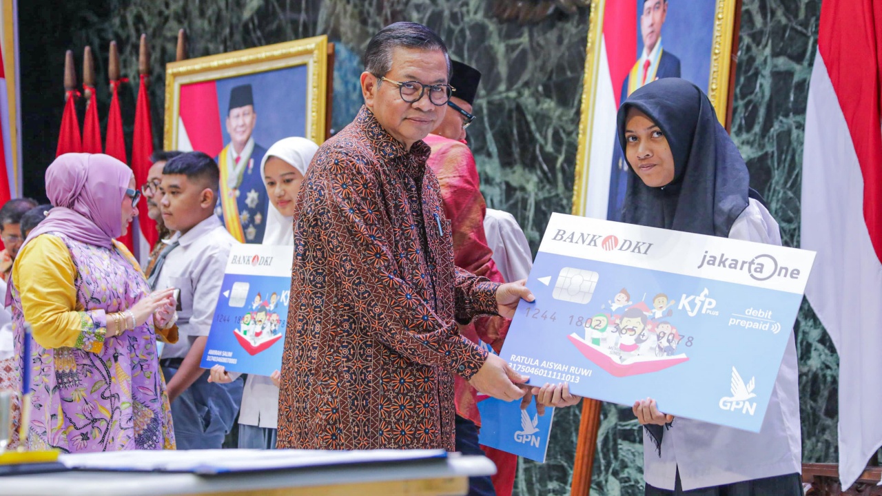 Pemprov DKI Salurkan KJP Tahap I 2025 bagi Penerima Baru Sebanyak 43.502 Siswa