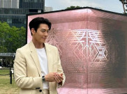 Kim Woo-bin Nyaman dengan Penampilan yang Ketinggalan Zaman