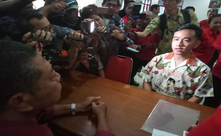 Gibran saat mengurus KTA PDIP
