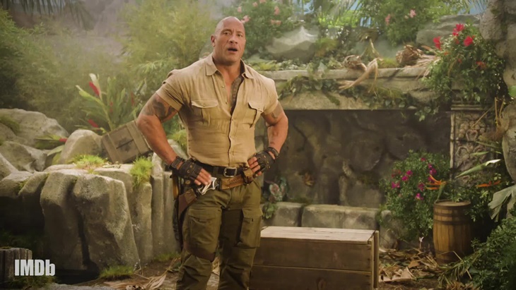 Dwayne Johnson Bagi-bagi Hadiah karena 'Red One'