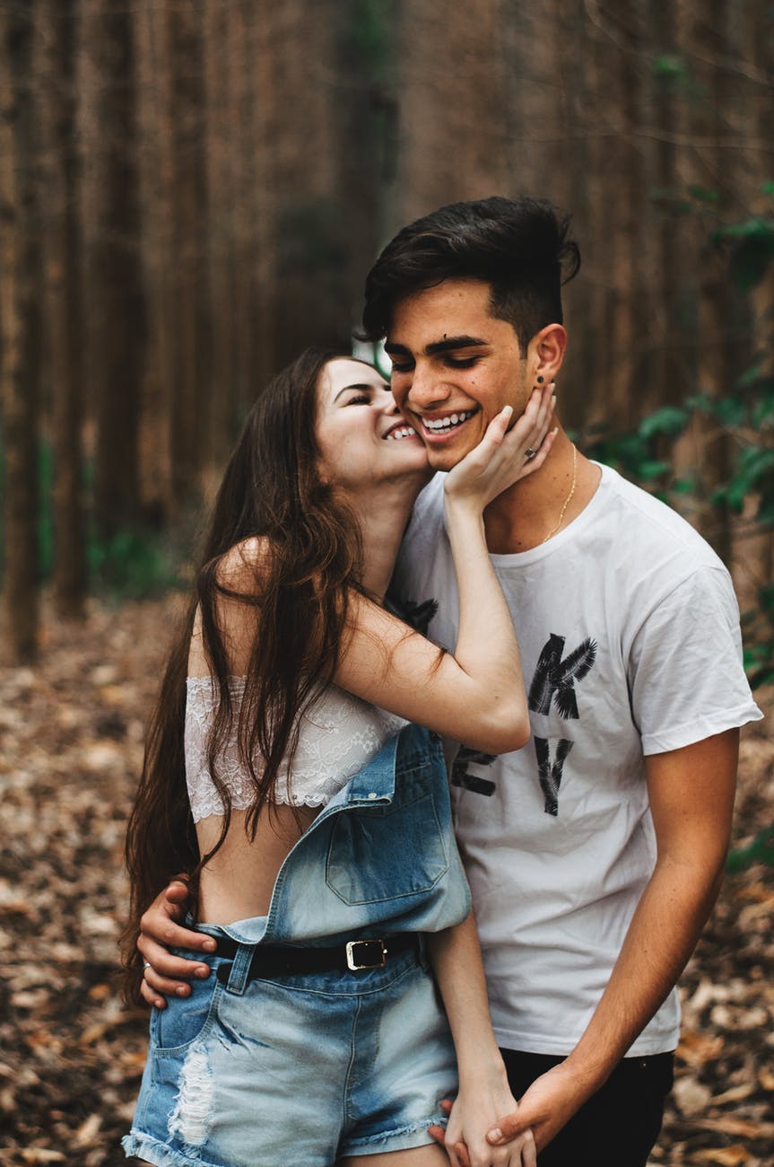 5 Trik Jitu untuk Tetap Romantis dengan Pasangan Meski Kamu Sedang SIbuk