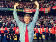 3 Hal yang Menjadi Ciri Khas Arsene Wenger di Pinggir Lapangan