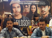 Rio Dewanto Belajar Ganti Popok Anak