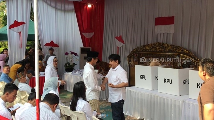 Pertemuan Hangat Sandi dan Adik Megawati Soekarnoputri di TPS