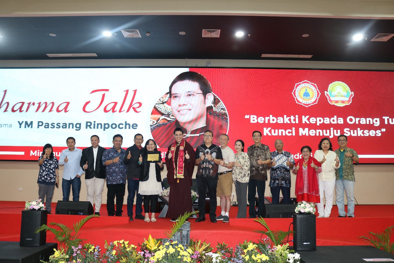 Gelar Dharma Talk di Universitas Buddhi Dharma, YM Passang Rinpoche: Hormati Orang Tua