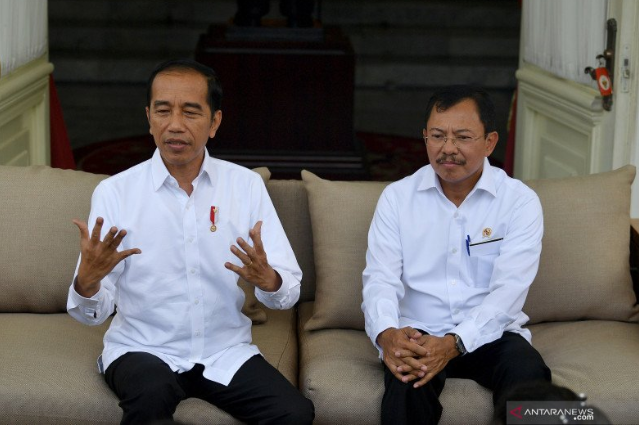 Presiden Jokowi dan Menkes Terawan Agus Putranto saat mengumumkan adanya virus corona di Indonesia