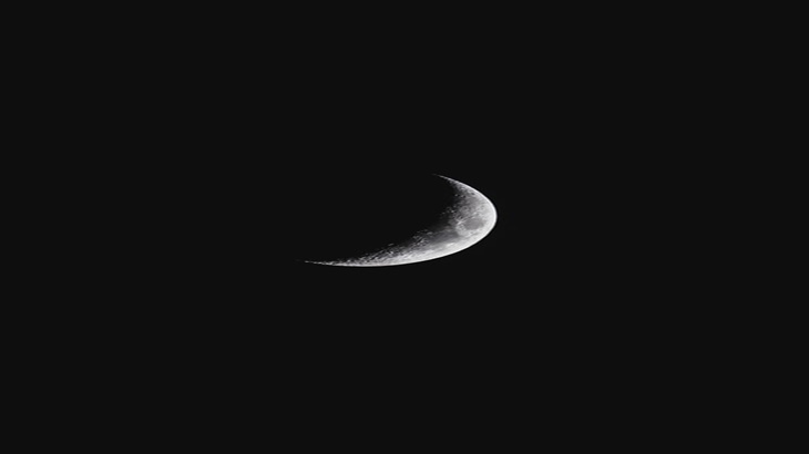 Lelang Batu Terbesar dari Bulan. Tertarik?  