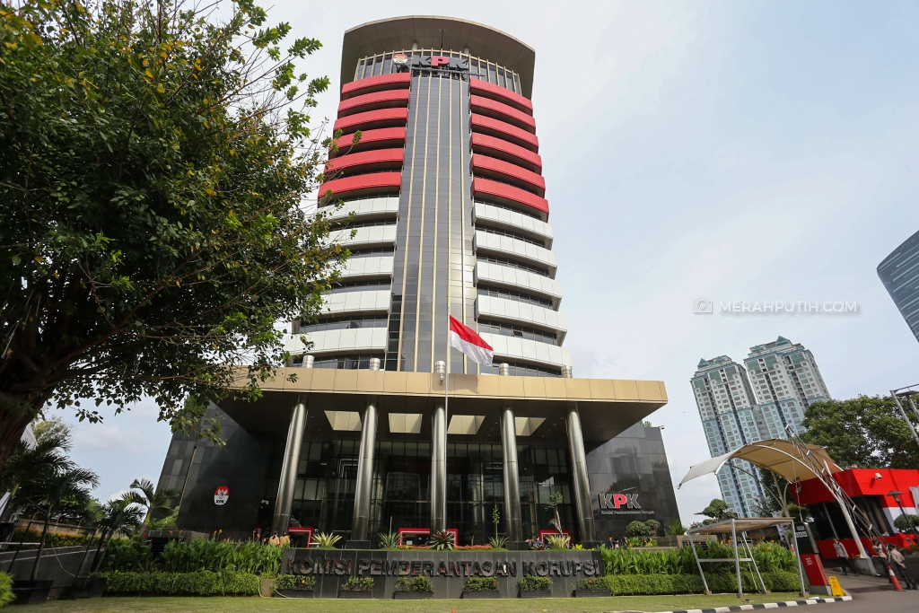 KPK Tahan Dua Tersangka Kasus Dugaan Korupsi E-KTP