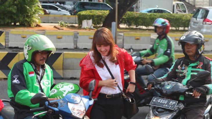 Naik Ojol, Puluhan Fungsionaris PSI Temui Jokowi
