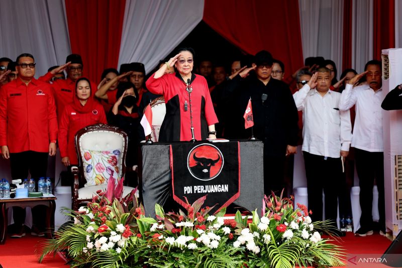 Megawati Jadi Pembina Upacara di Sekolah Partai PDIP