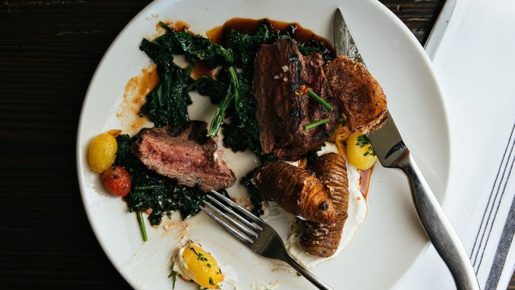 Stayaction Nikmati Hidangan Steak di Rumah