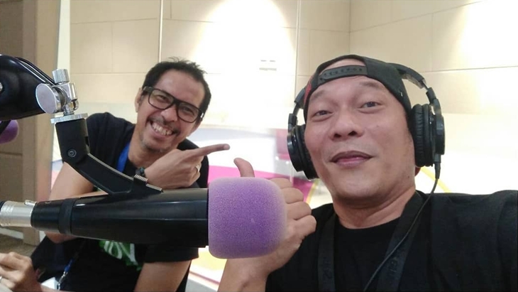 Begini Etika Menanggapi Curhatan Pendengar Radio ala Iwa K