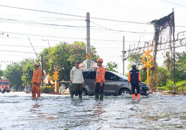 Banjir Rob Menerjang, Ancol Maksimalkan Pompa Air untuk Minimalkan Dampak