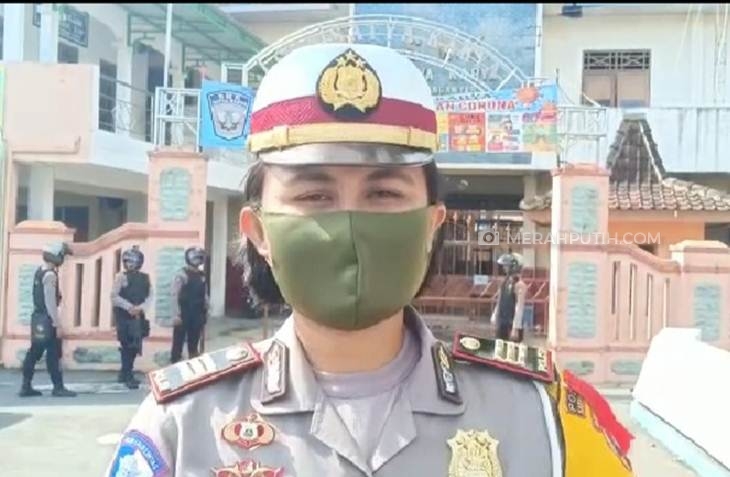  Kasatlantas Polres Karanganyar AKP Dewi Endah Utami, Sabtu (2/5). (MP/Ismail)