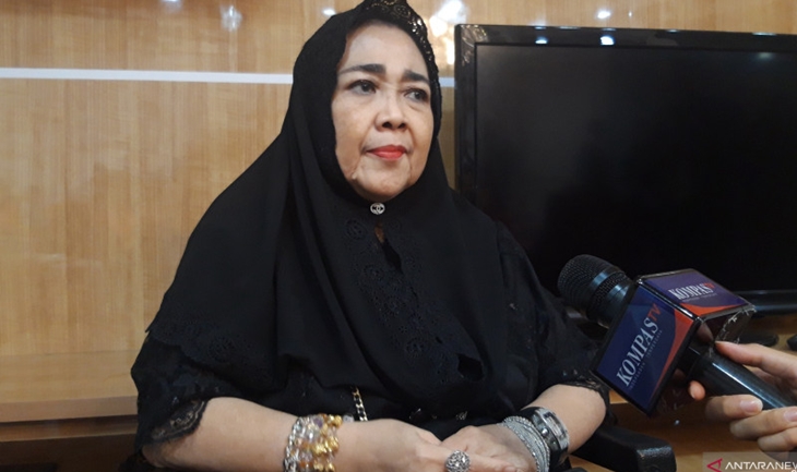 Putri Presiden pertama RI Soekarno, Rachmawati Soekarnoputri saat diwawancarai awak media massa di Jakarta, Rabu (27/11/2019). (ANTARA/ (Muhammad Zulfikar)