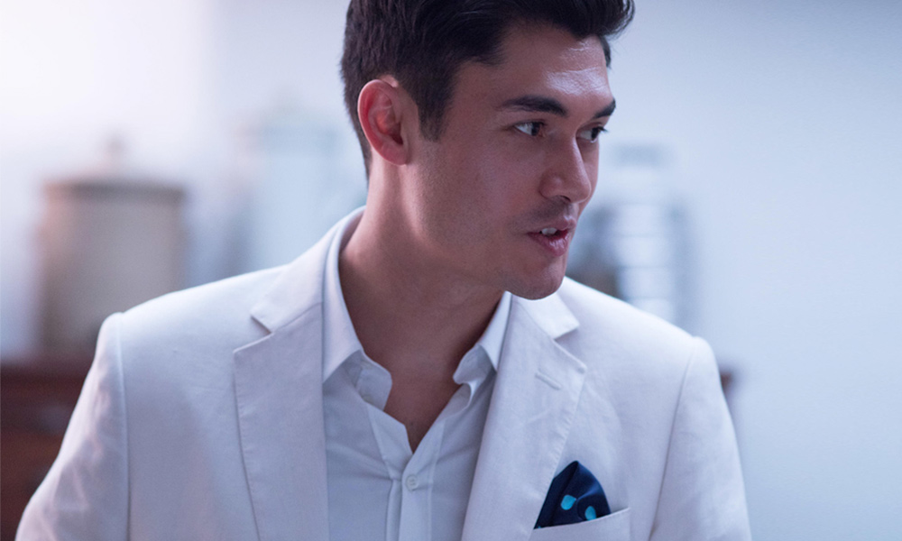 Nick Young di film Crazy Rich Asians kini menjadi kiblat fesyen  (Sumber: Fashionbeans.com)