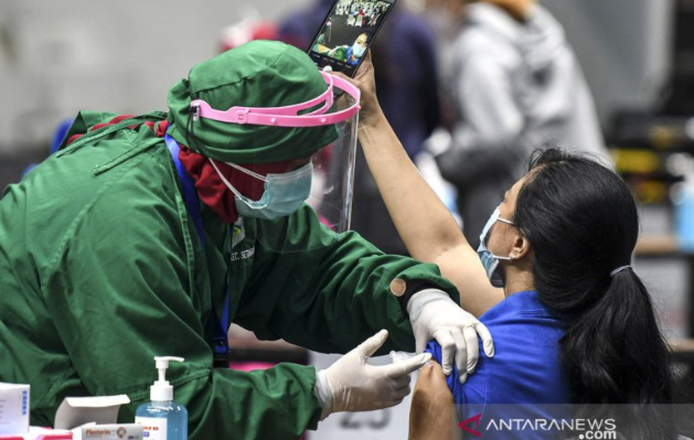 Petugas Publik dan Lansia Segera Divaksin, Diharap Selesai Bulan Mei